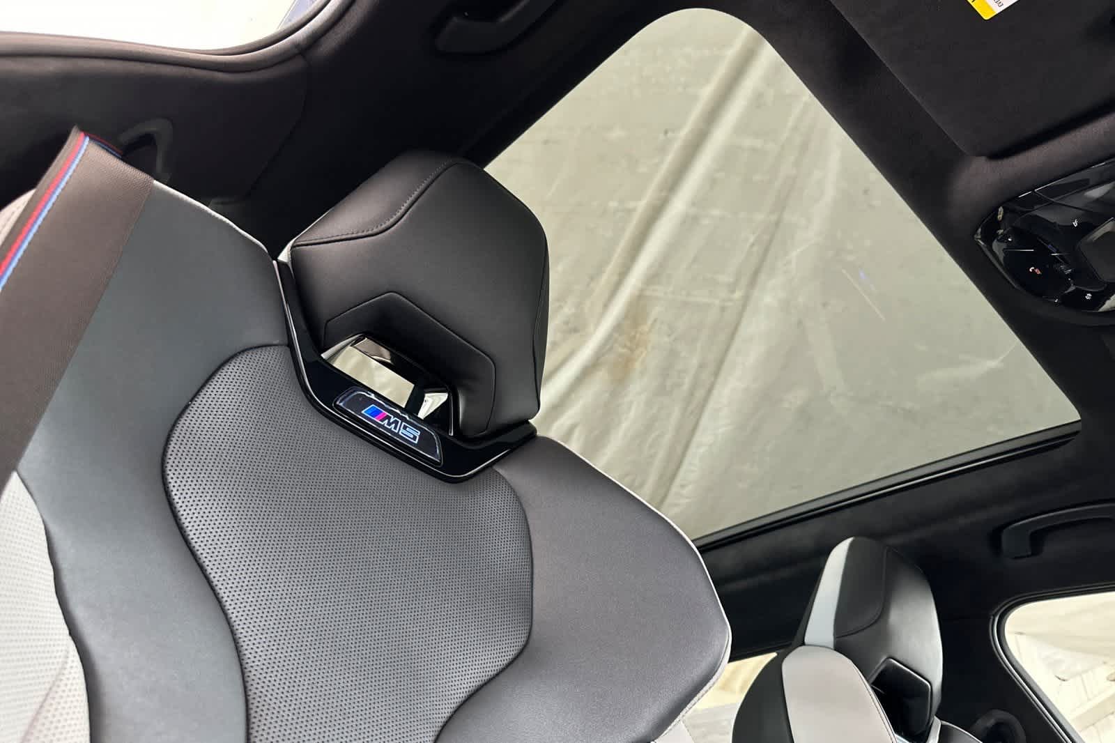 Thumbnail: 2026 BMW M5 - 17