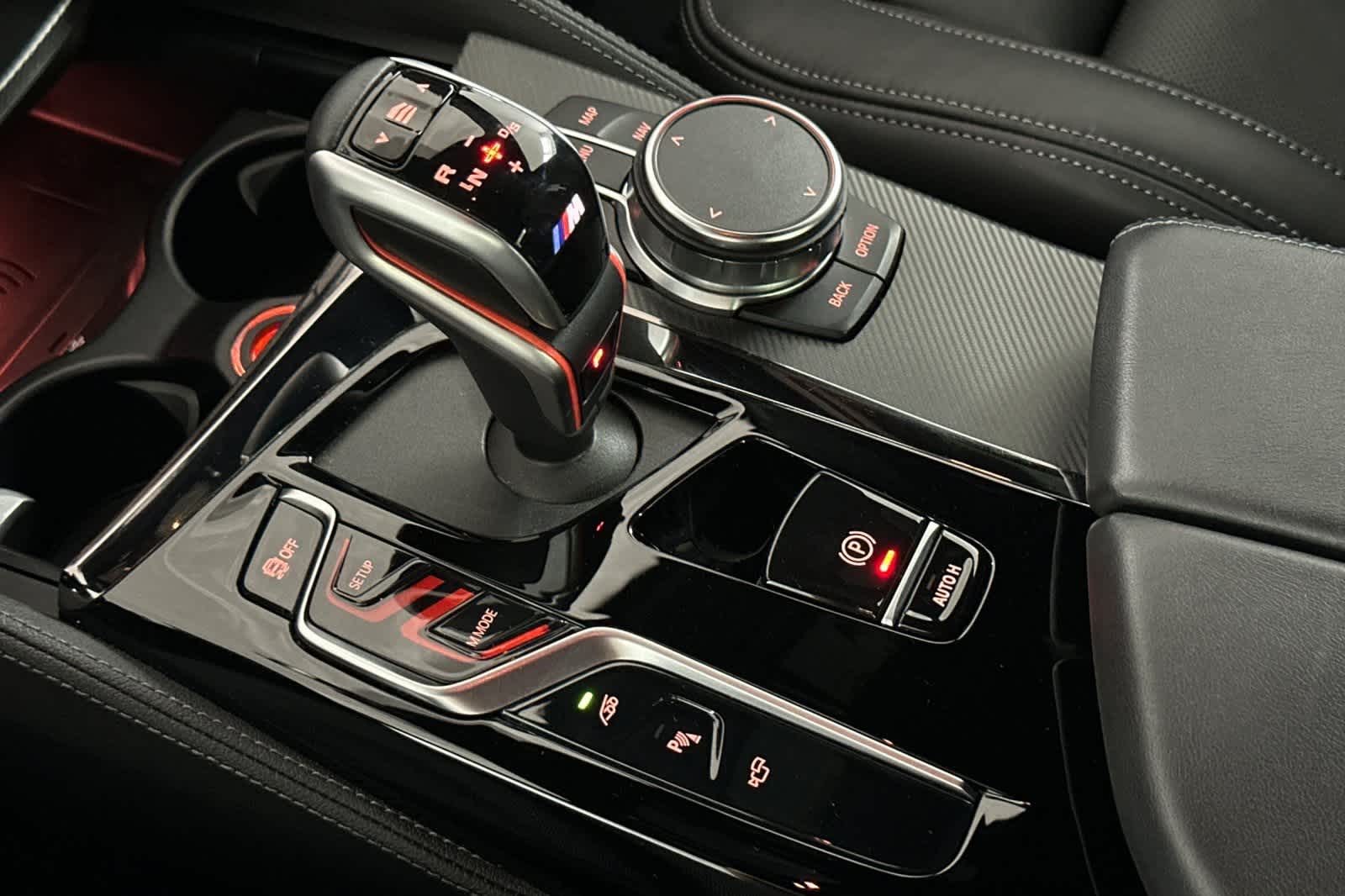 Thumbnail: 2023 BMW M5 - 21