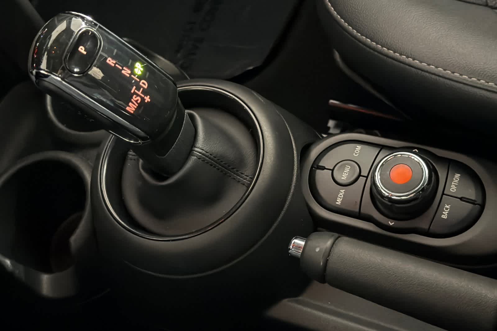 Thumbnail: 2020 MINI Cooper Hardtop - 21