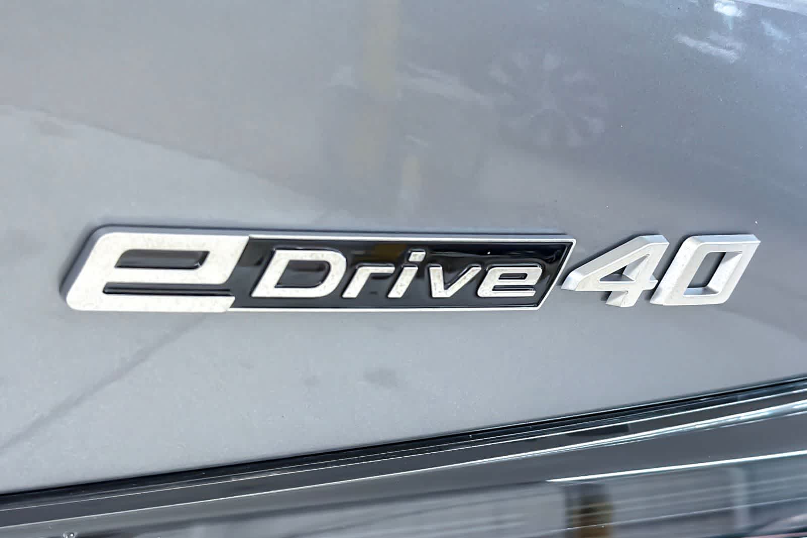 Thumbnail: 2026 BMW i4 - 25