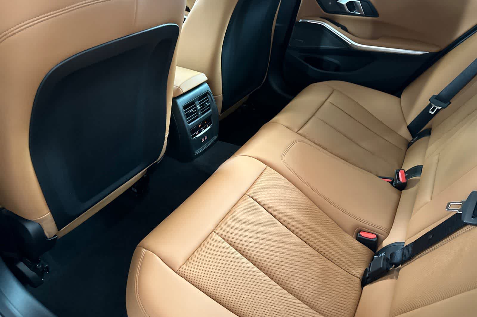 Thumbnail: 2026 BMW 3 Series - 4