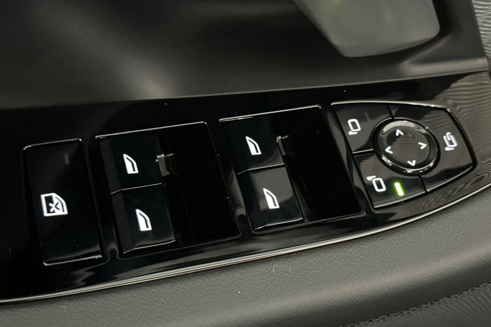 Thumbnail: 2026 BMW 5 Series - 13