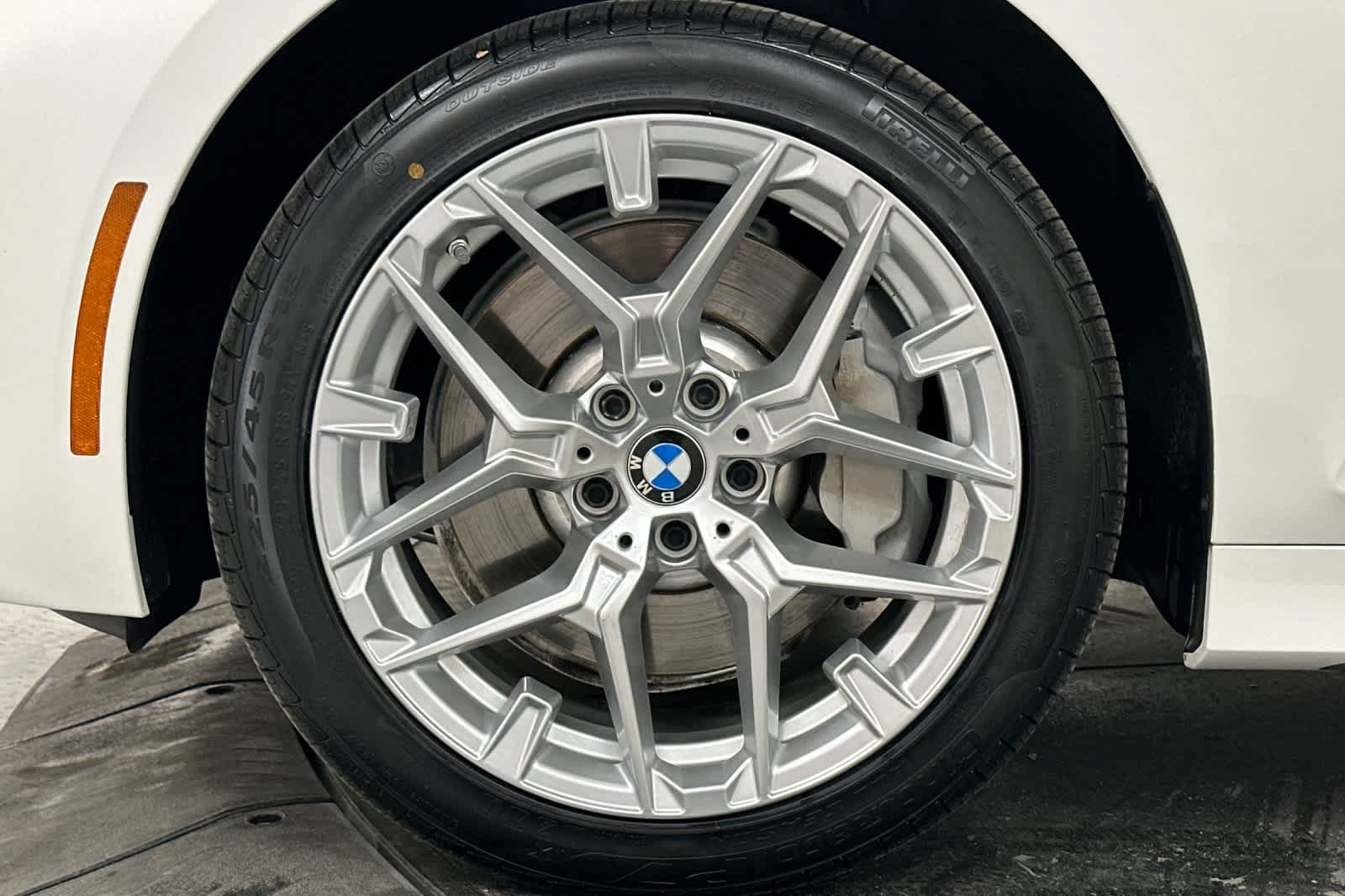 Thumbnail: 2025 BMW 3 Series - 26