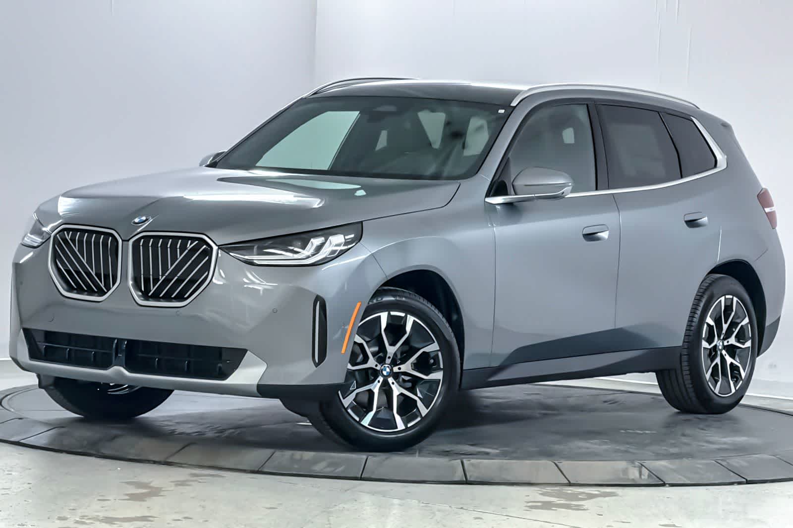 Thumbnail: 2026 BMW X3 - 1