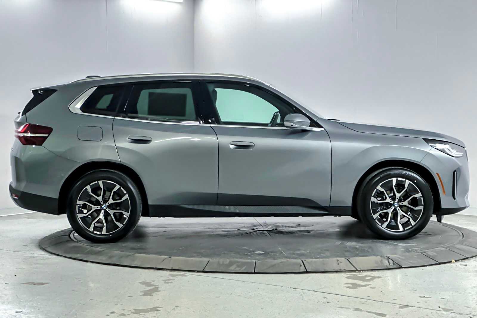 Thumbnail: 2026 BMW X3 - 8