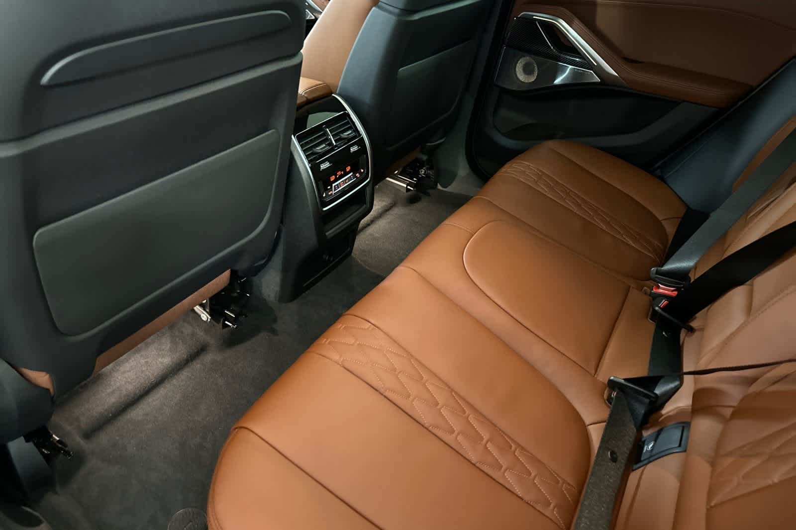 2026 BMW X6 M60i 4