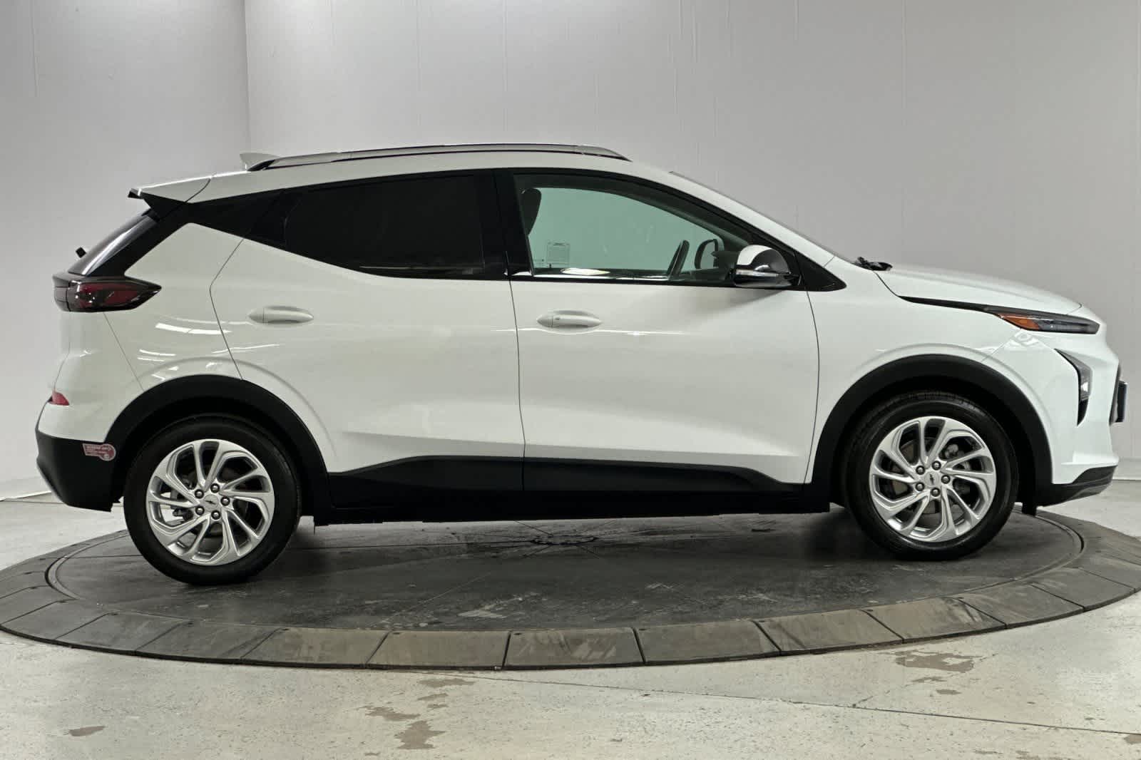 2023 Chevrolet Bolt EUV LT 8
