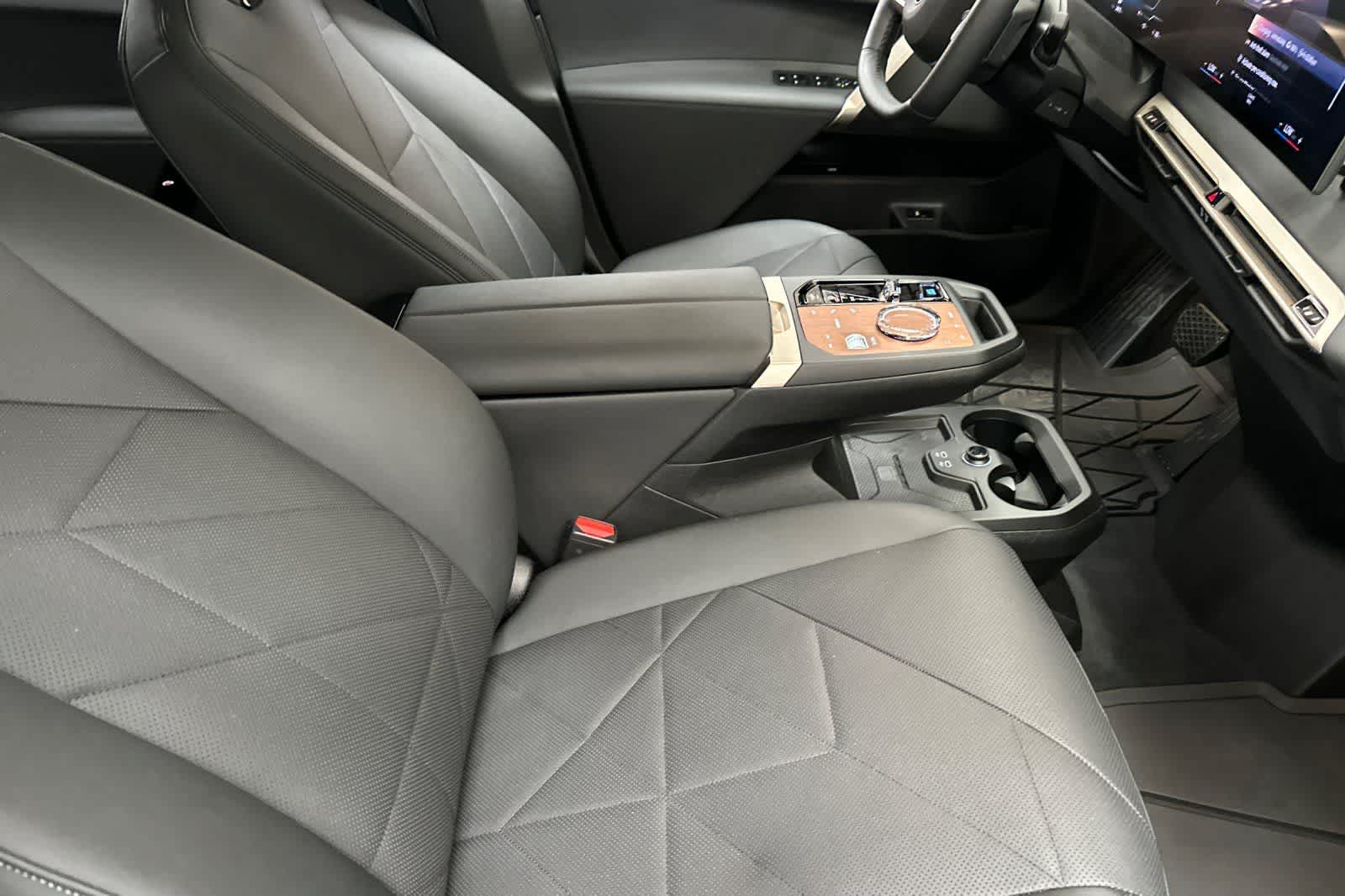 Thumbnail: 2023 BMW iX - 16