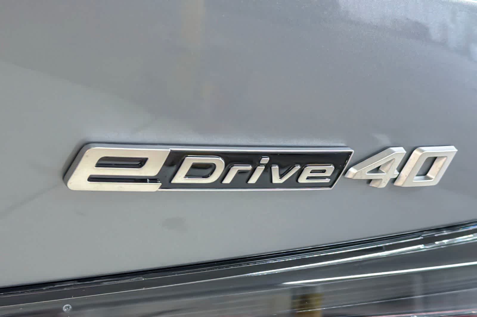 Thumbnail: 2026 BMW i4 - 25