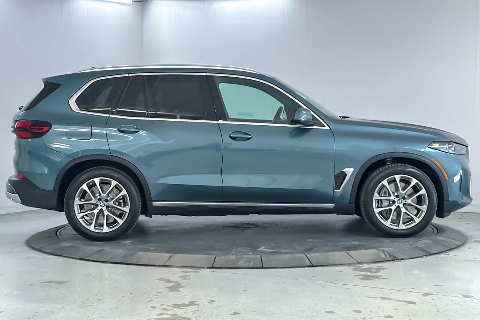 Thumbnail: 2026 BMW X5 - 8