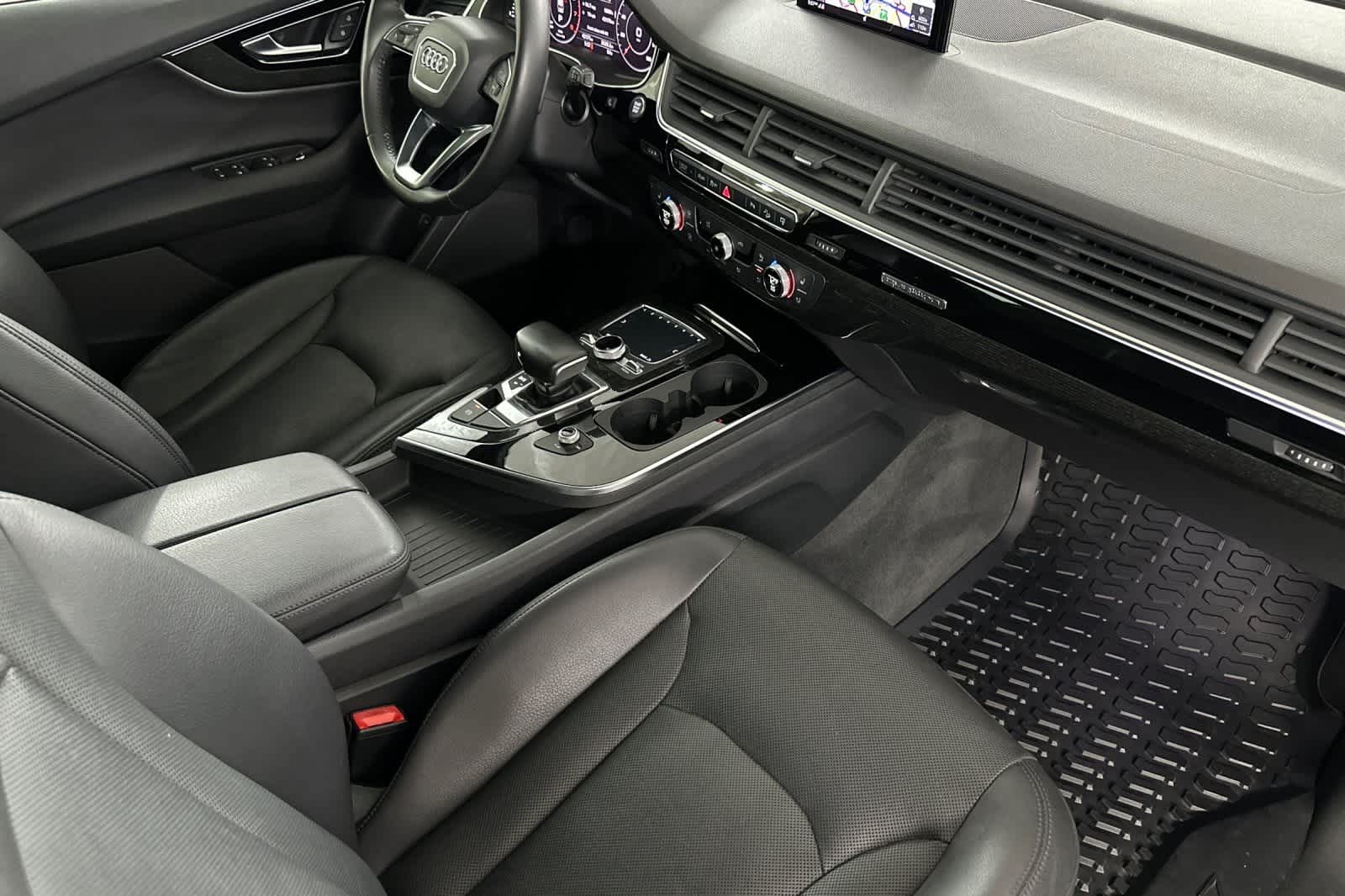 Thumbnail: 2017 Audi Q7 - 16