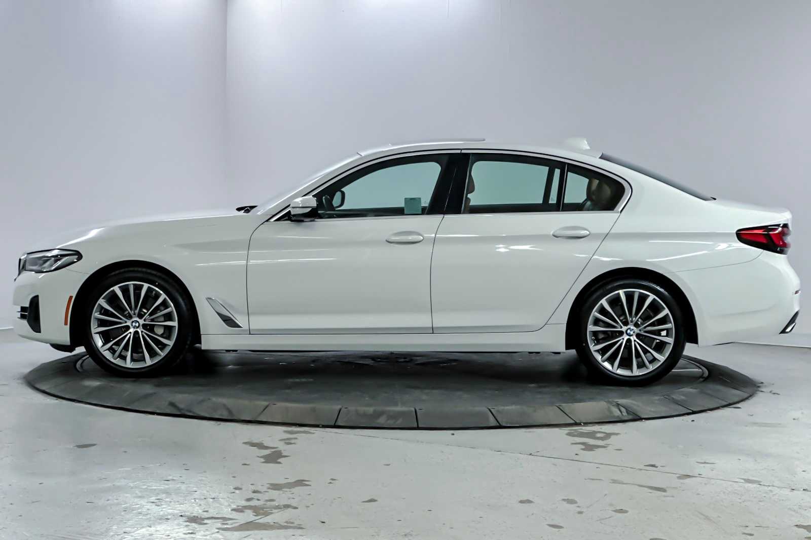 Thumbnail: 2023 BMW 5 Series - 5