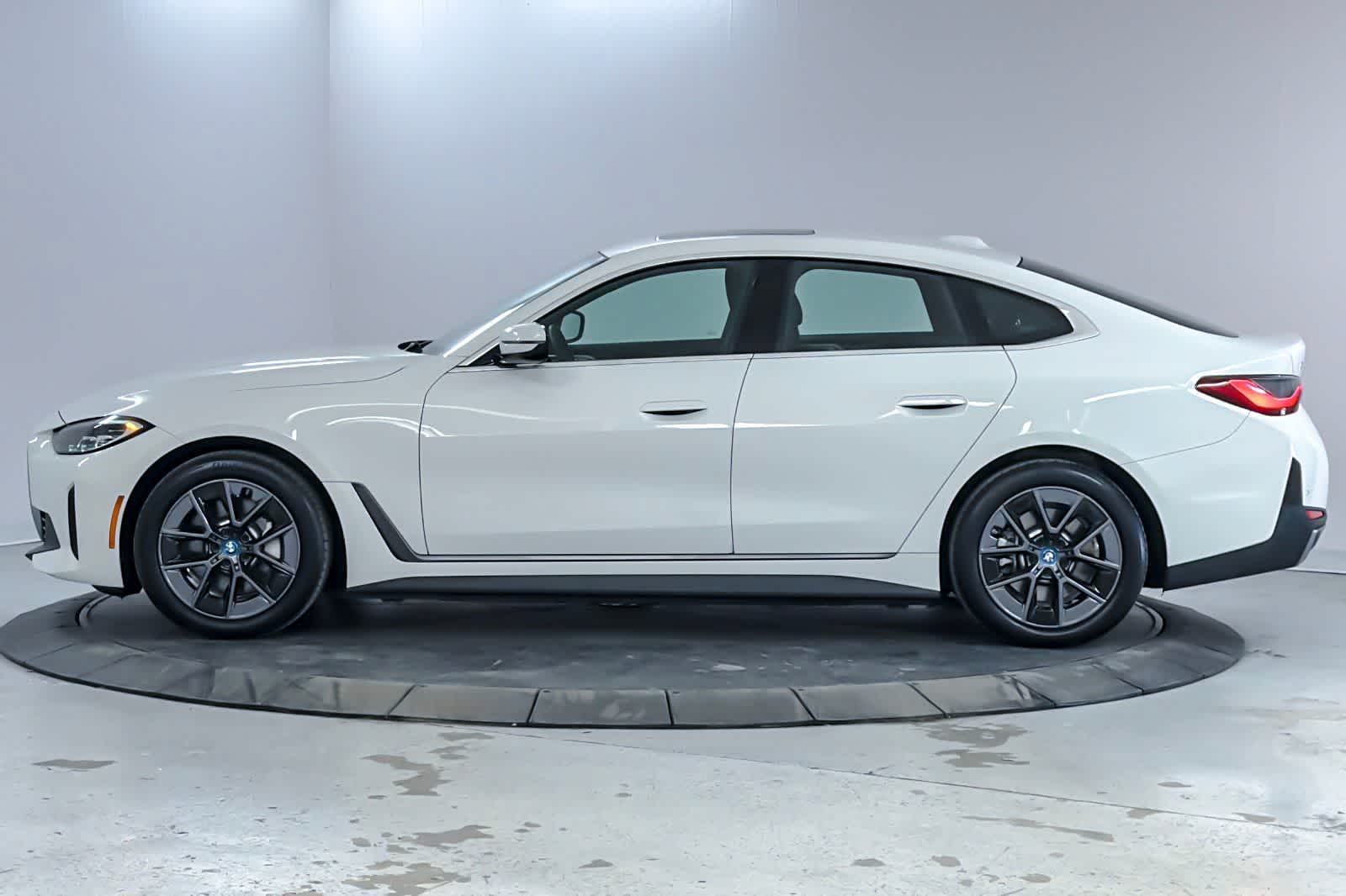 Thumbnail: 2023 BMW i4 - 5