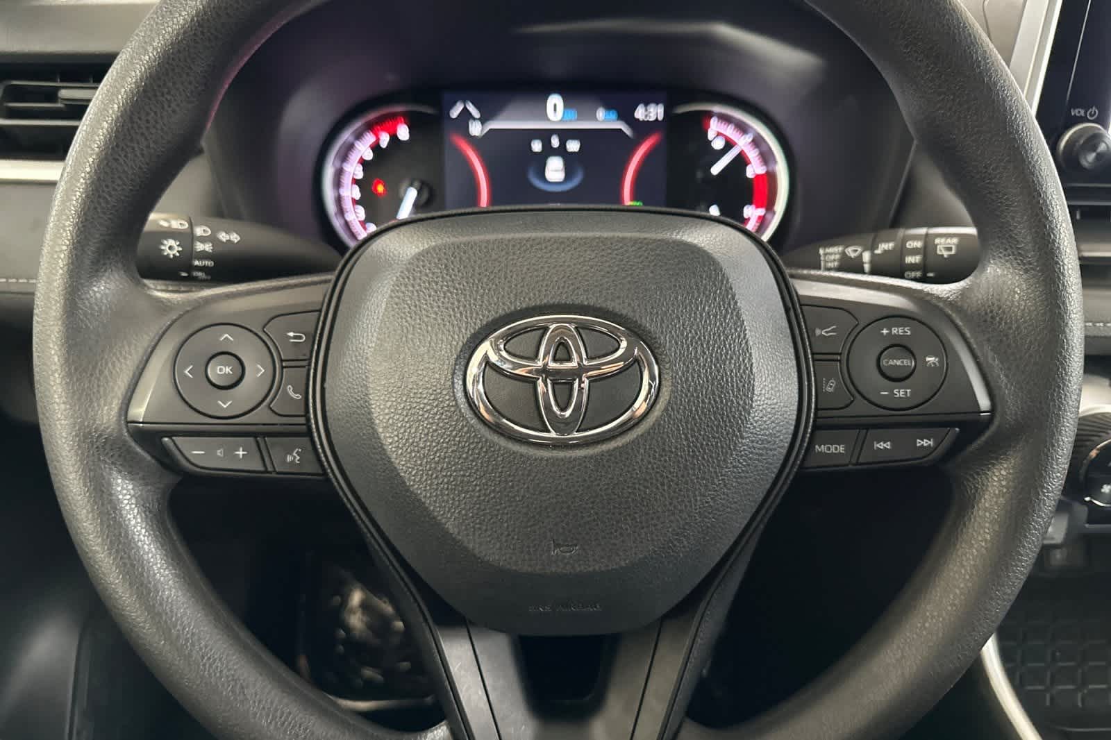 2024 Toyota RAV4 XLE 23