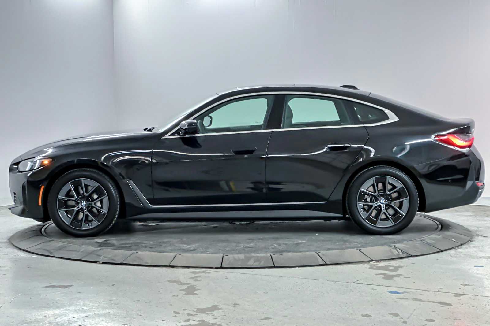 Thumbnail: 2025 BMW i4 - 5