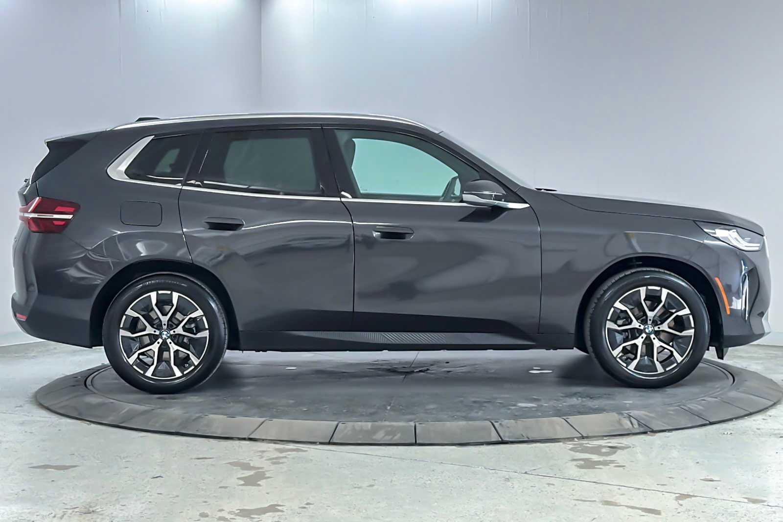 Thumbnail: 2025 BMW X3 - 8