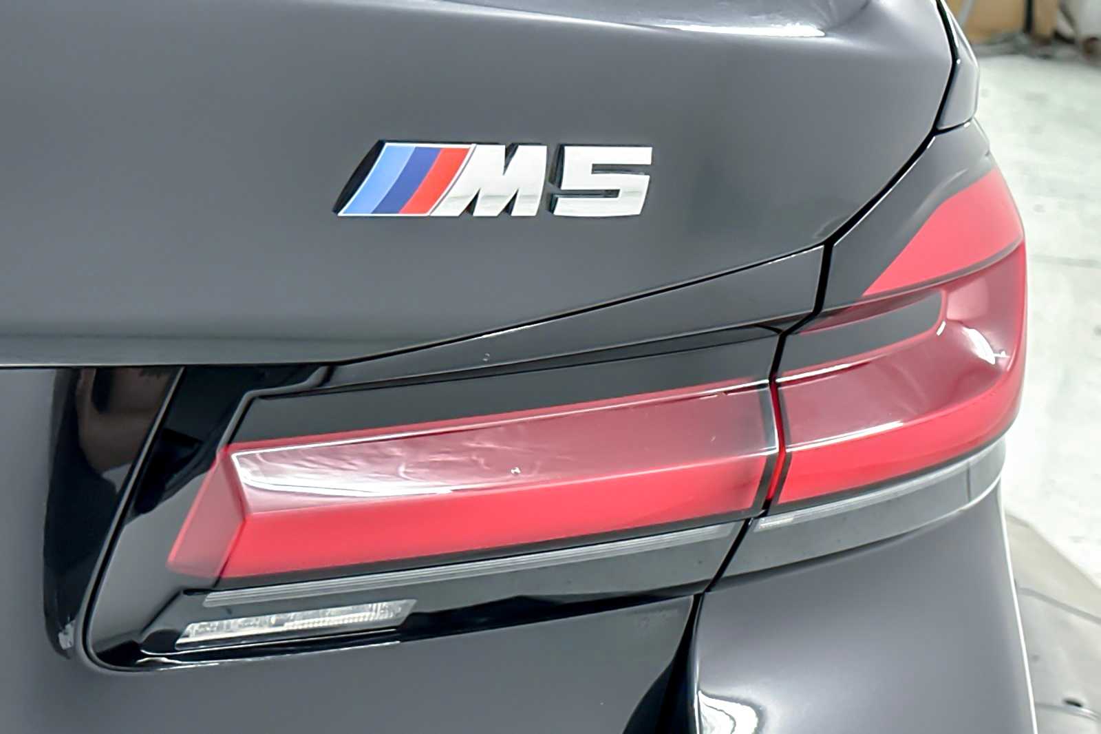 Thumbnail: 2023 BMW M5 - 27