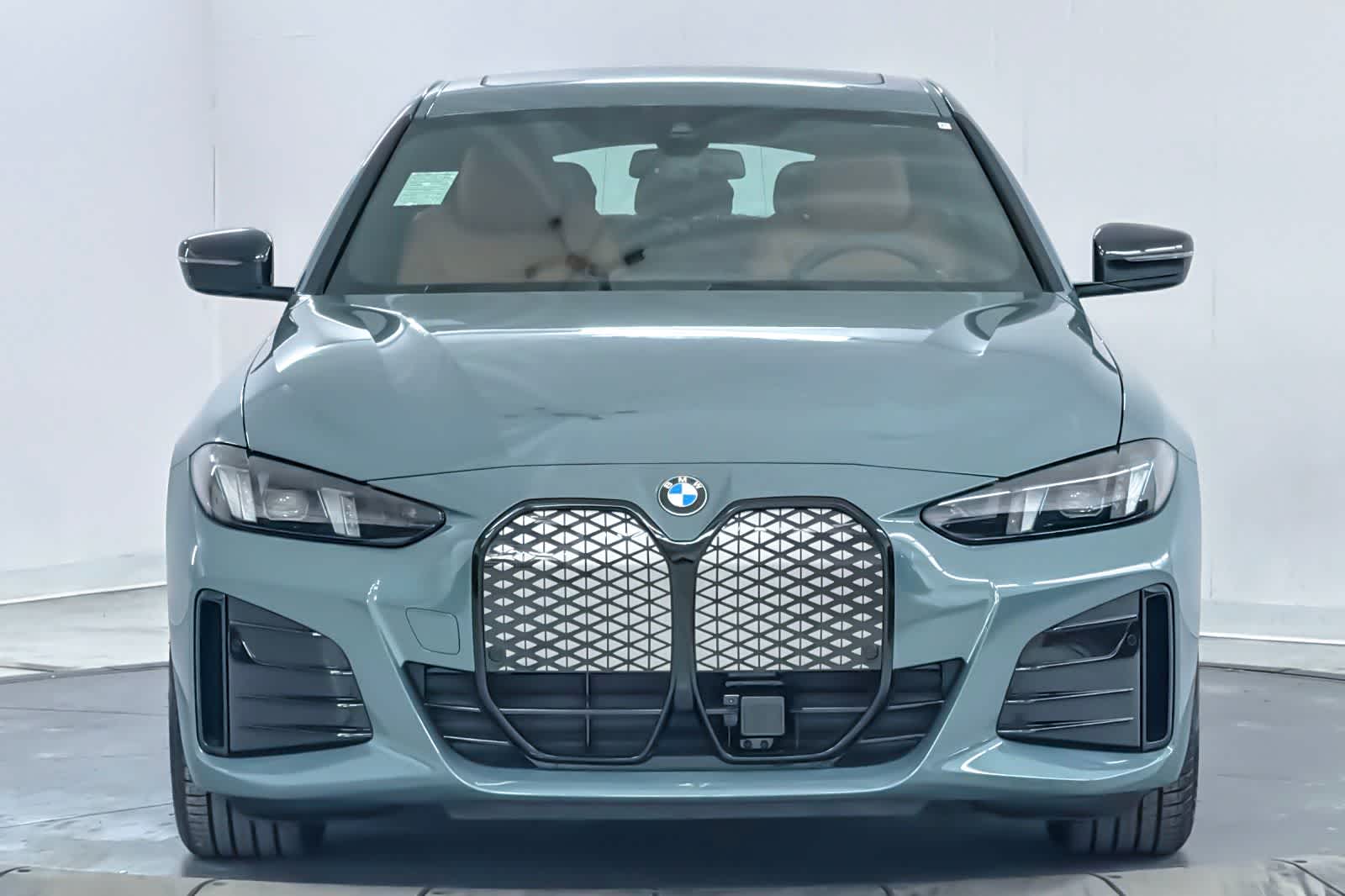 Thumbnail: 2026 BMW i4 - 10