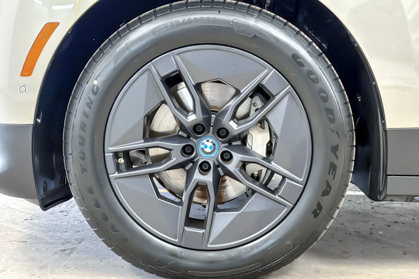 Thumbnail: 2024 BMW iX - 27