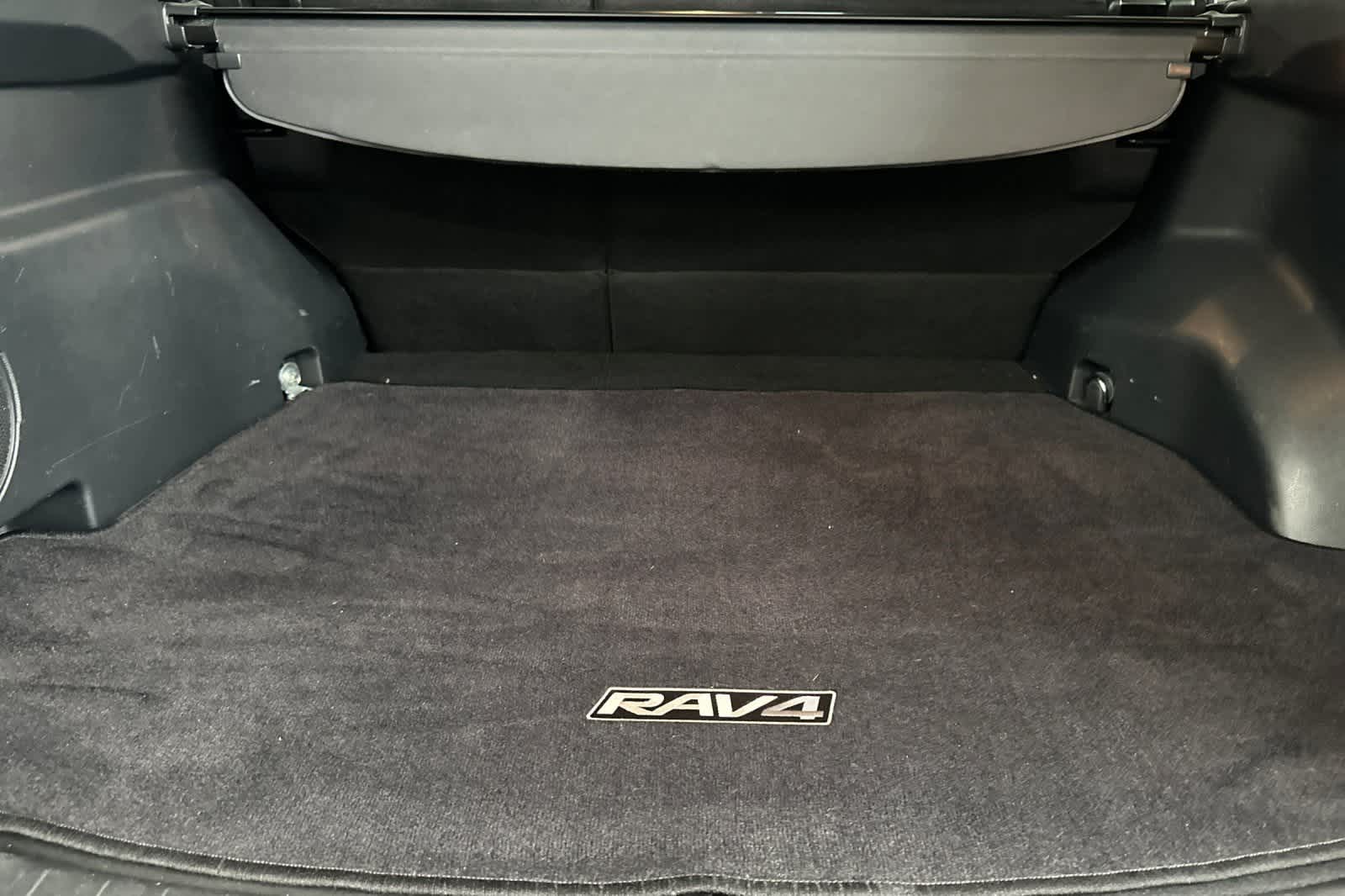 Thumbnail: 2019 Toyota RAV4 - 15