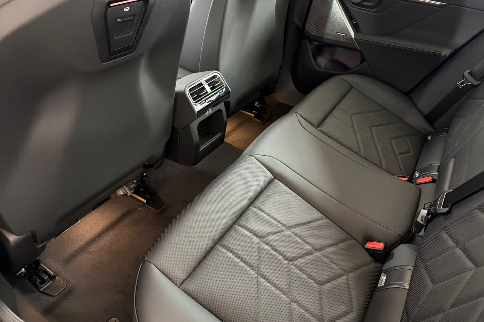 Thumbnail: 2026 BMW 5 Series - 4