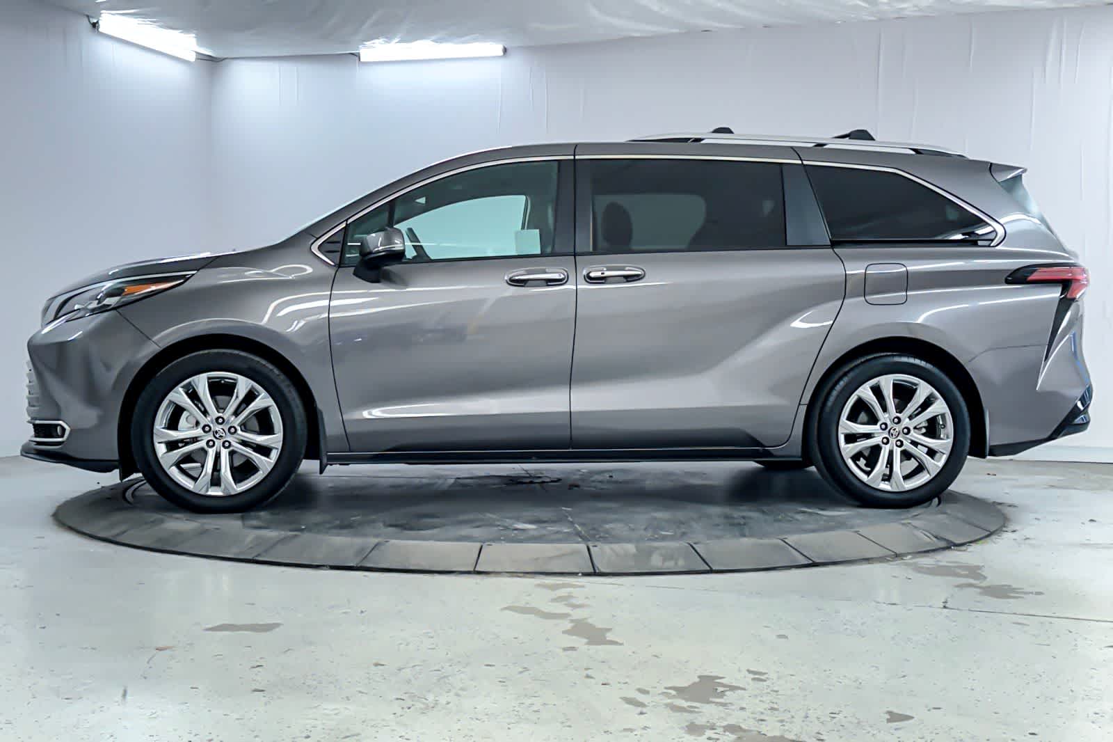 Thumbnail: 2024 Toyota Sienna - 5