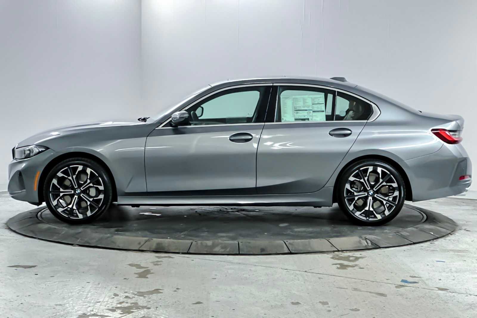 Thumbnail: 2026 BMW 3 Series - 5