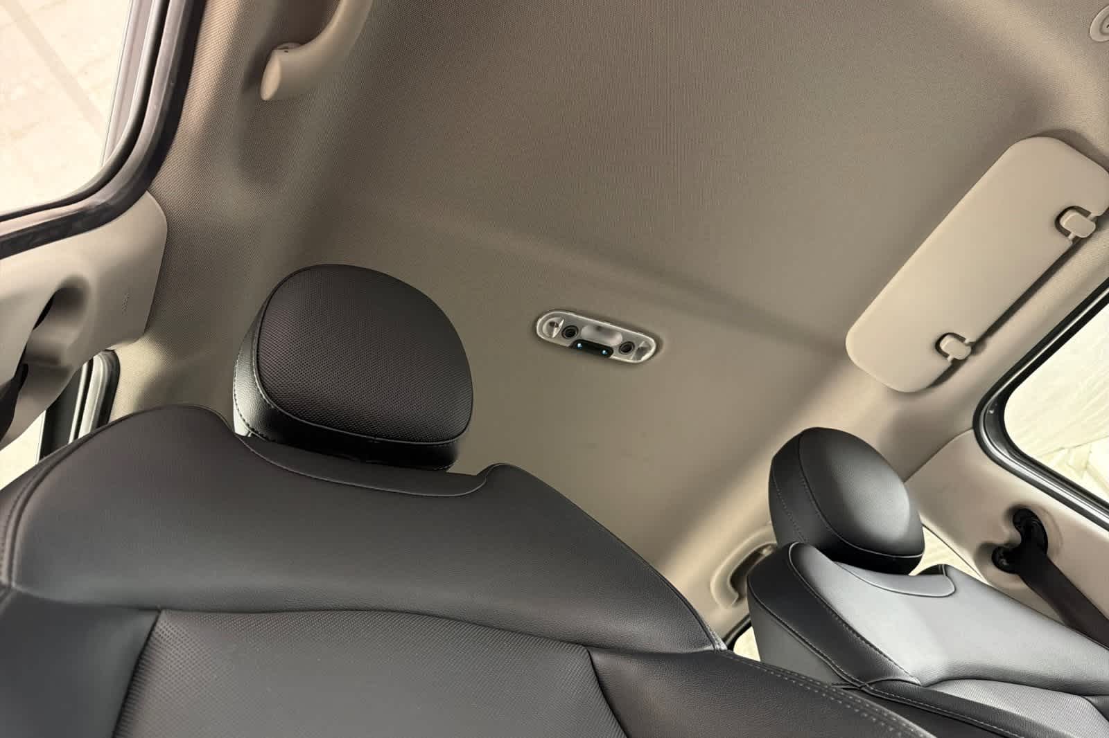 Thumbnail: 2016 MINI Cooper Hardtop - 17