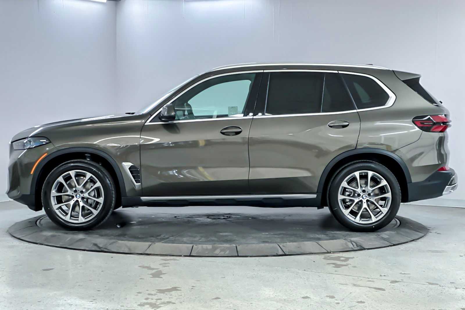 Thumbnail: 2026 BMW X5 - 5
