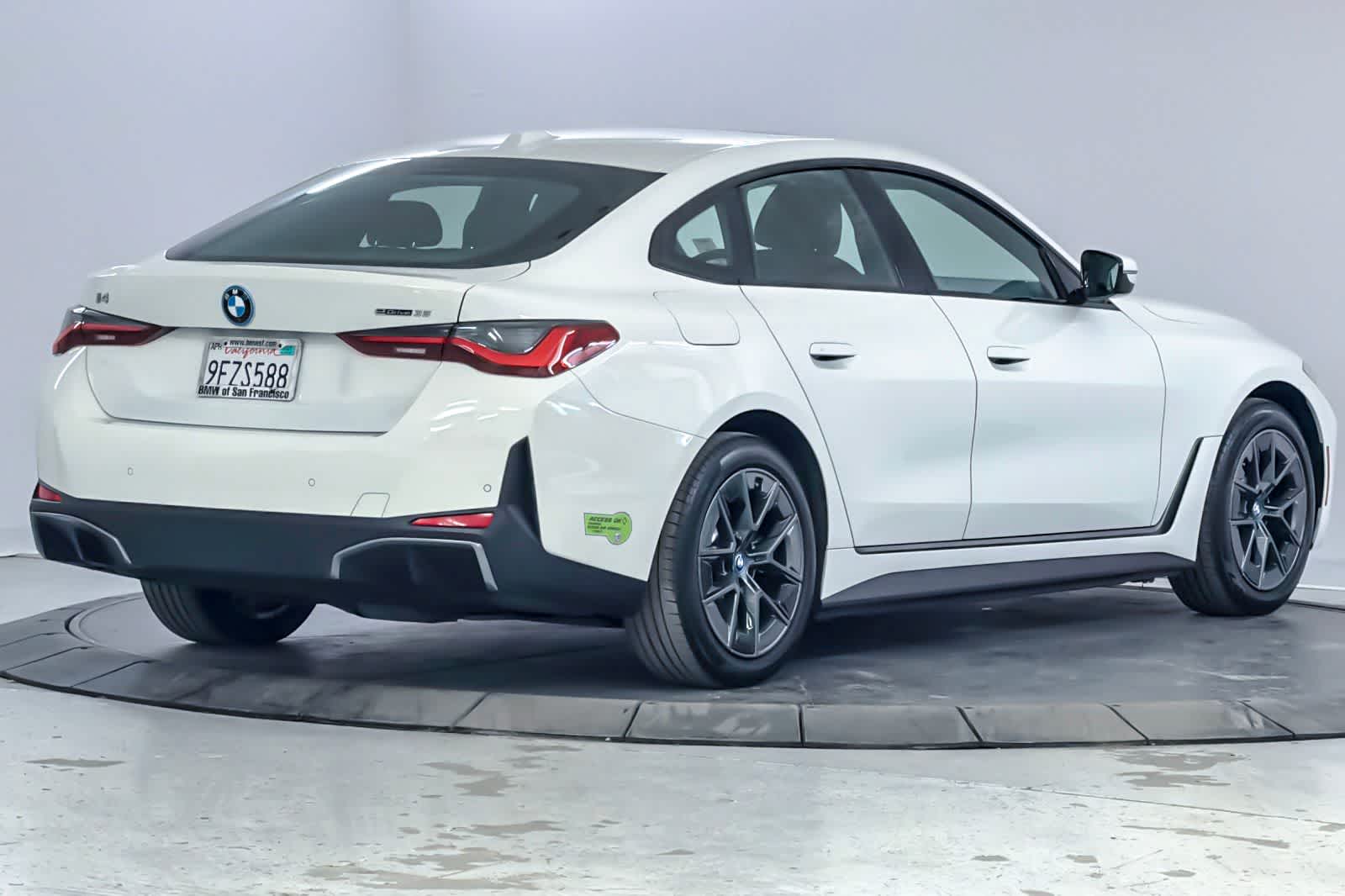 Thumbnail: 2023 BMW i4 - 2