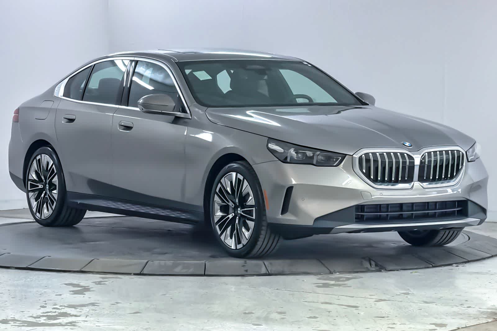 Thumbnail: 2026 BMW 5 Series - 9