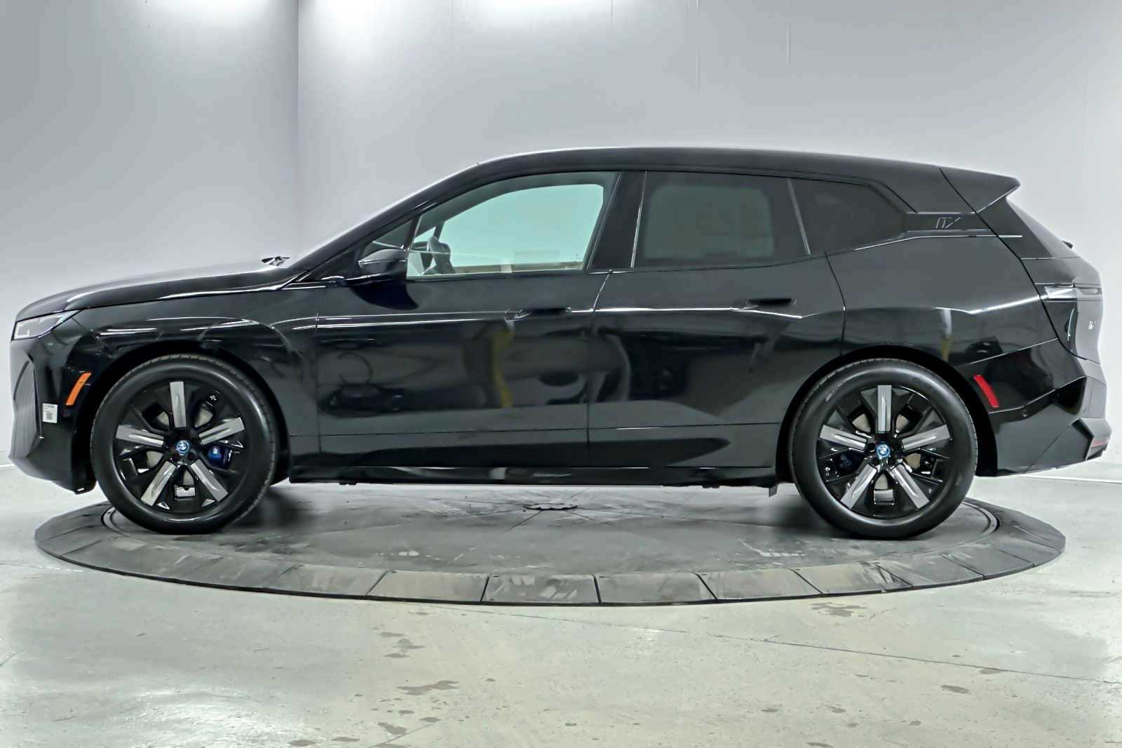 2025 BMW iX M60 5