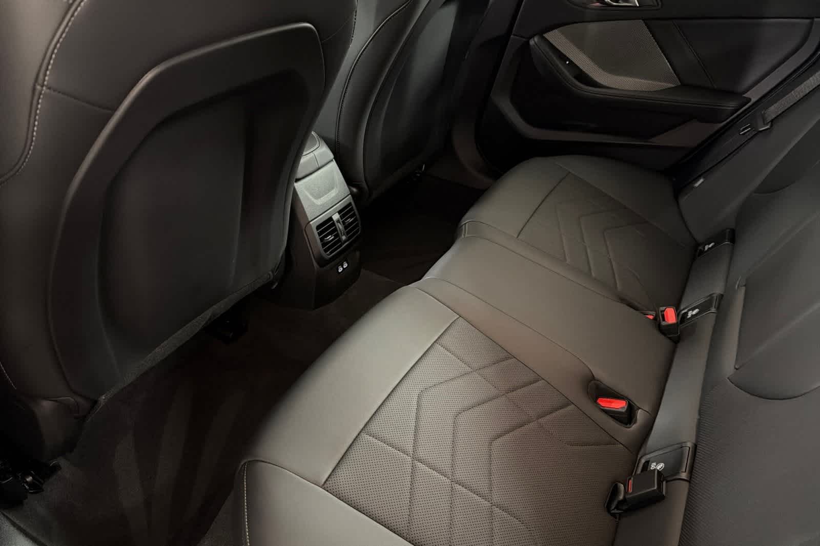 Thumbnail: 2025 BMW 2 Series - 4