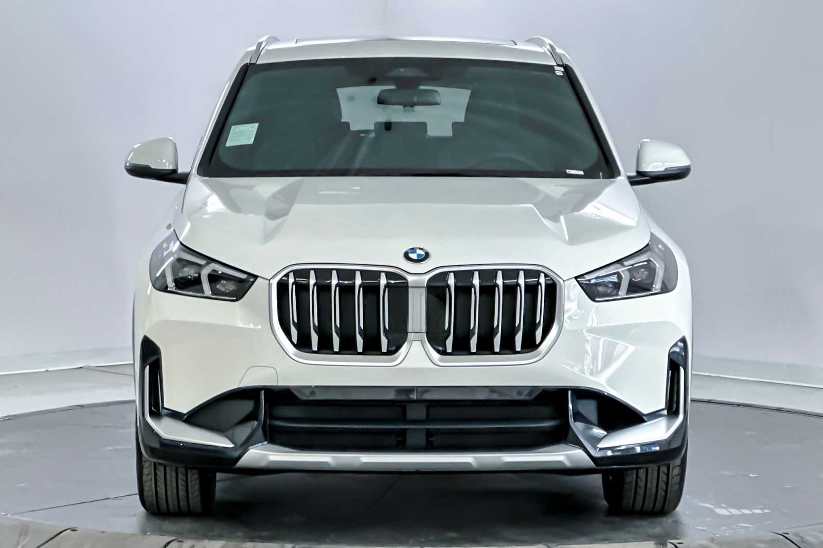 Thumbnail: 2025 BMW X1 - 10