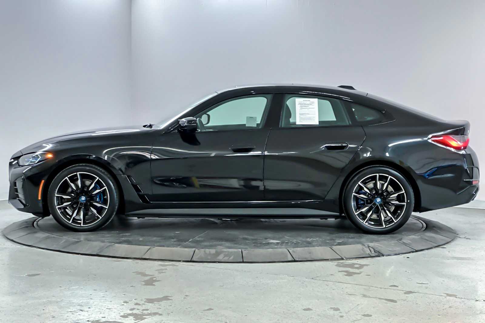 Thumbnail: 2022 BMW i4 - 5