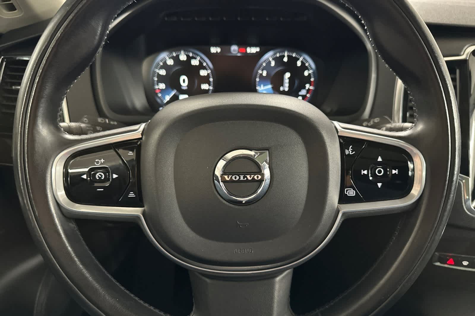 Thumbnail: 2017 Volvo XC90 - 24