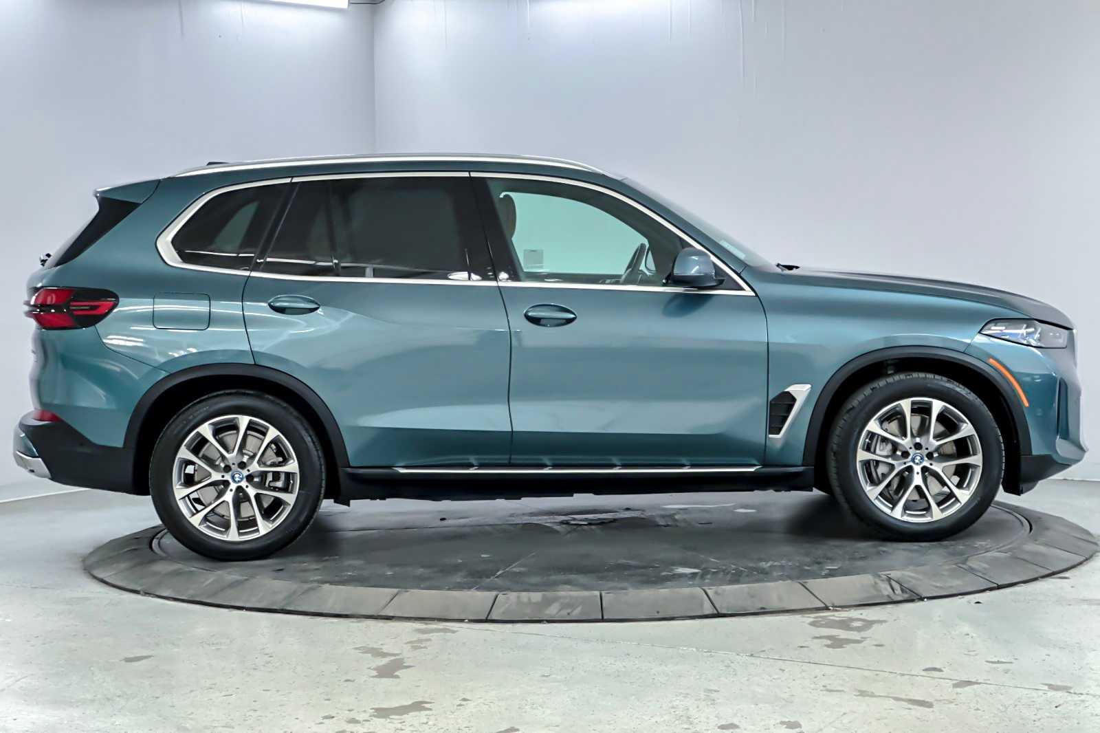 Thumbnail: 2025 BMW X5 - 8