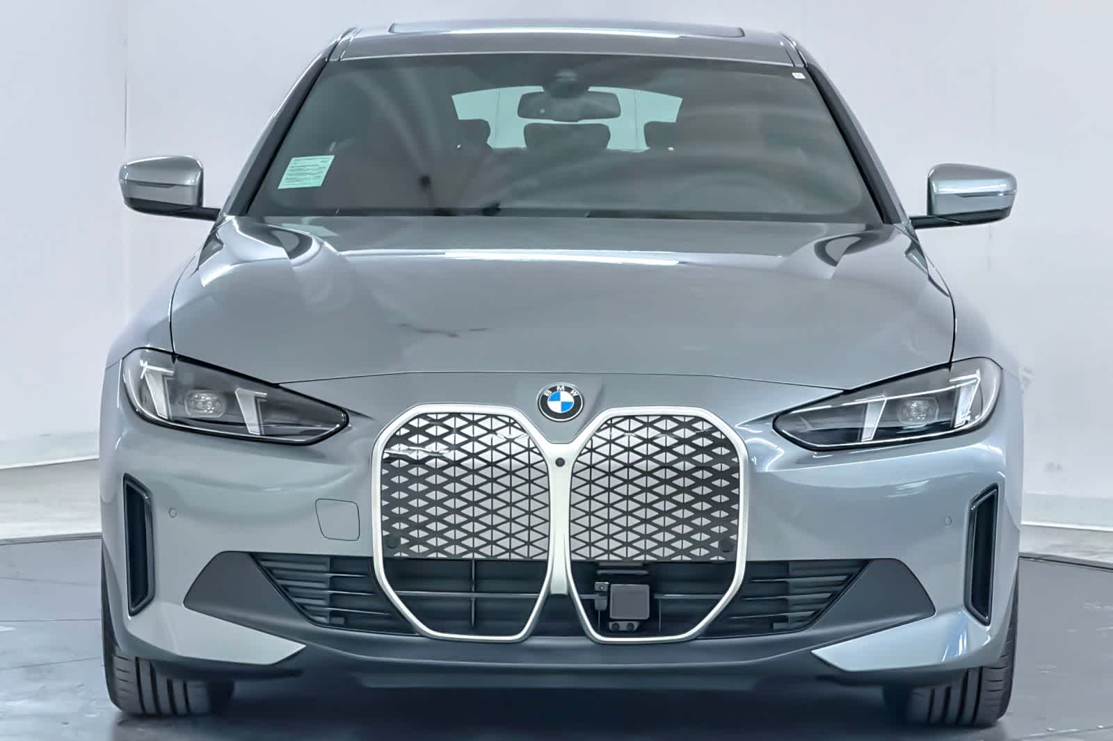 Thumbnail: 2026 BMW i4 - 10