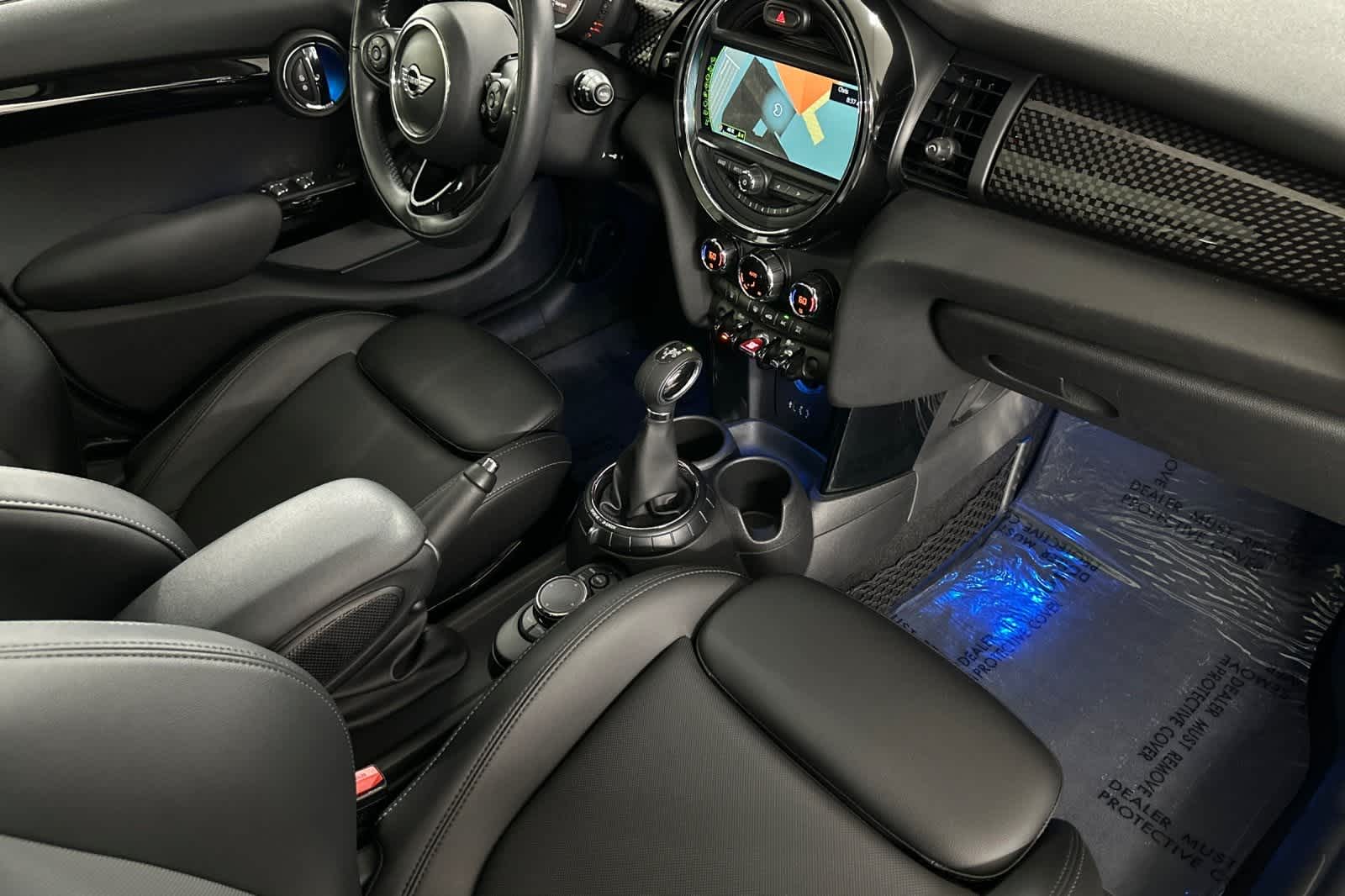 Thumbnail: 2017 MINI Cooper Hardtop - 16