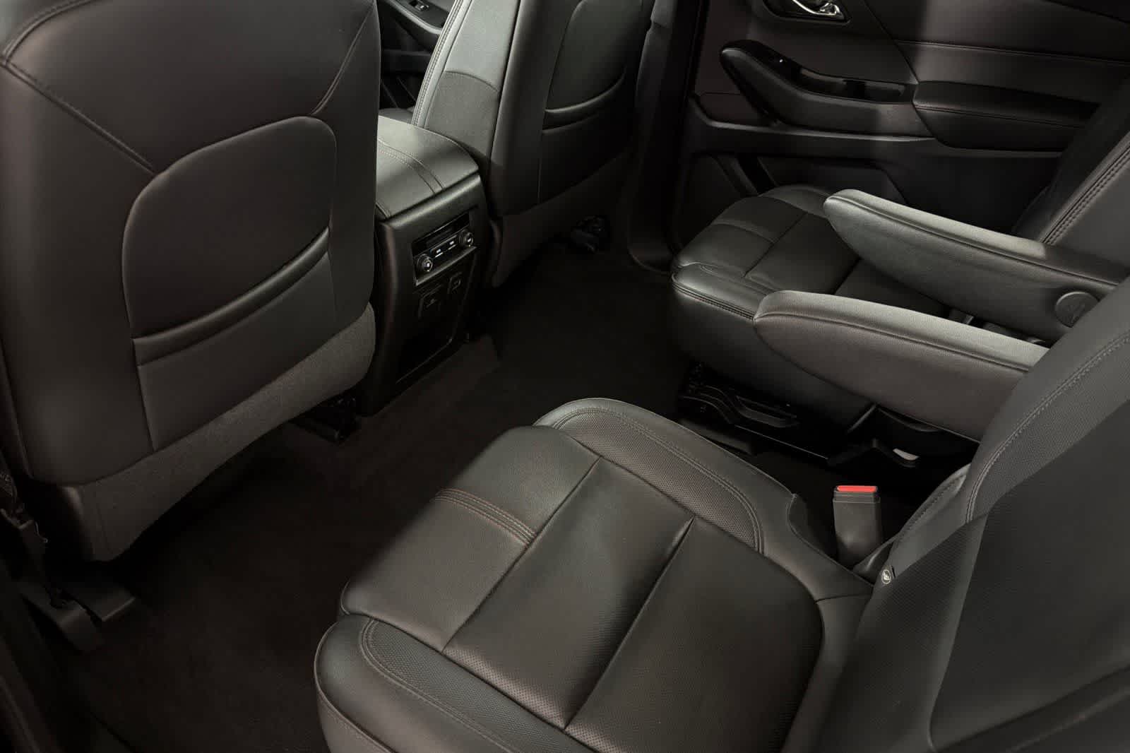 Thumbnail: 2023 Chevrolet Traverse - 4