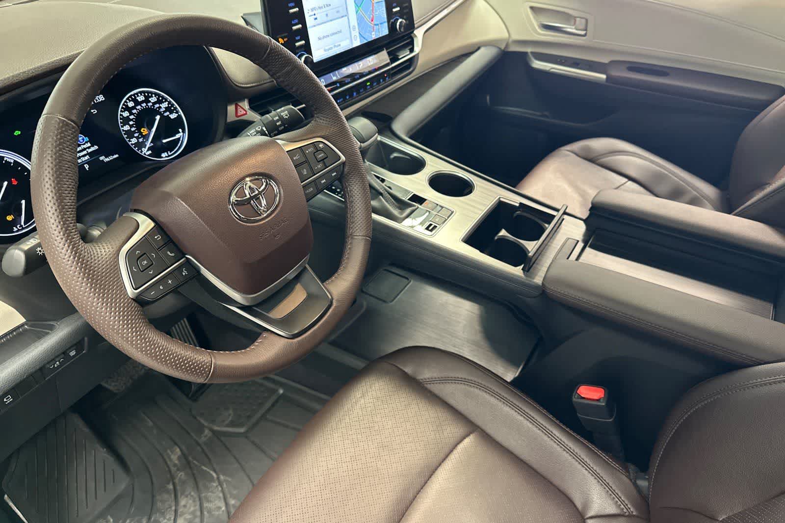 Thumbnail: 2024 Toyota Sienna - 11