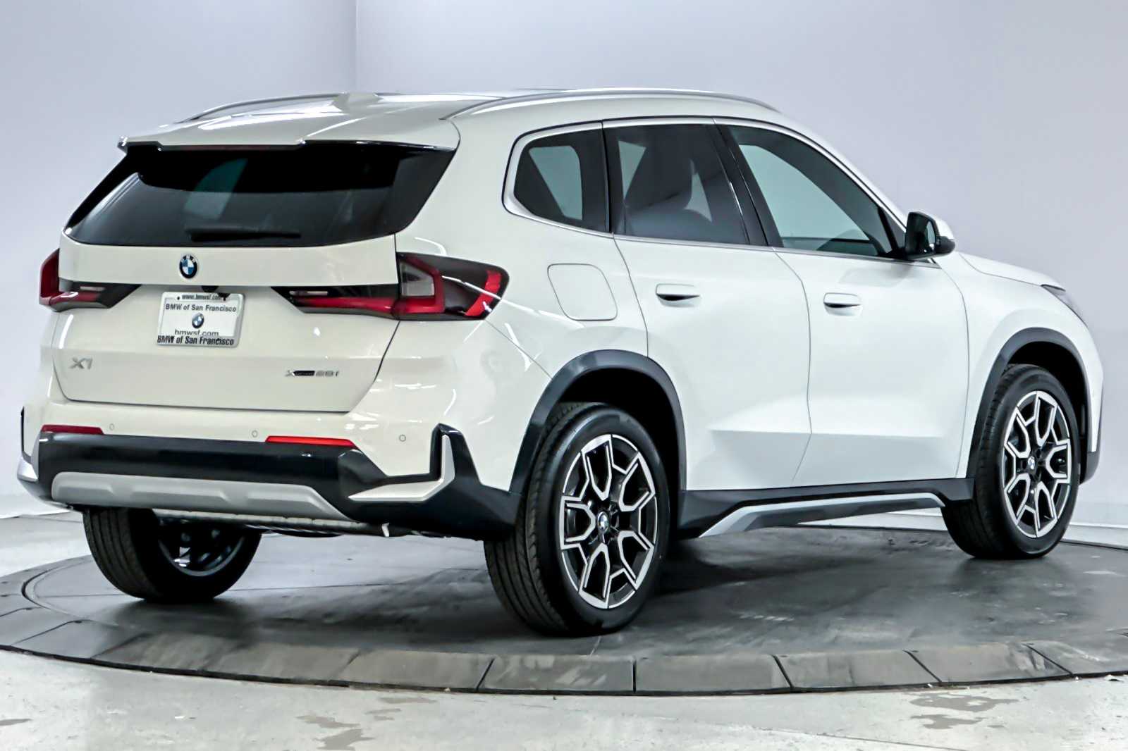 Thumbnail: 2026 BMW X1 - 2