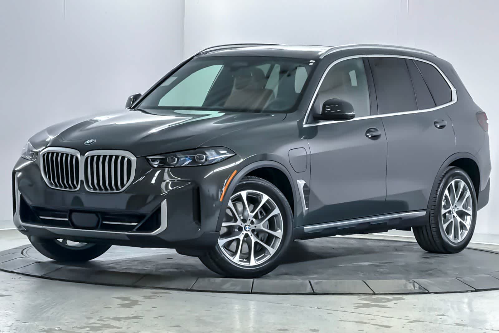 Thumbnail: 2026 BMW X5 - 1