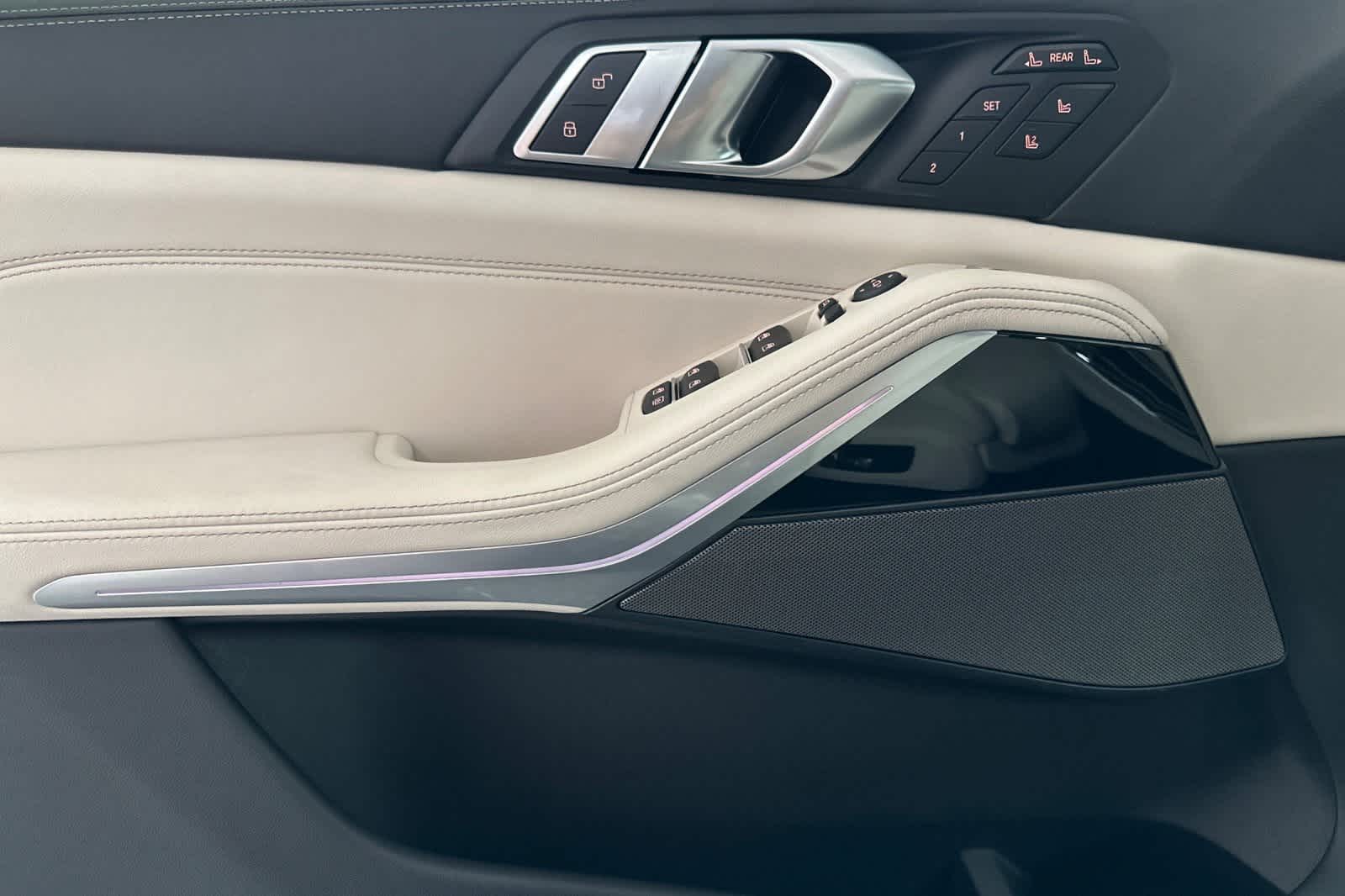 Thumbnail: 2026 BMW X7 - 12