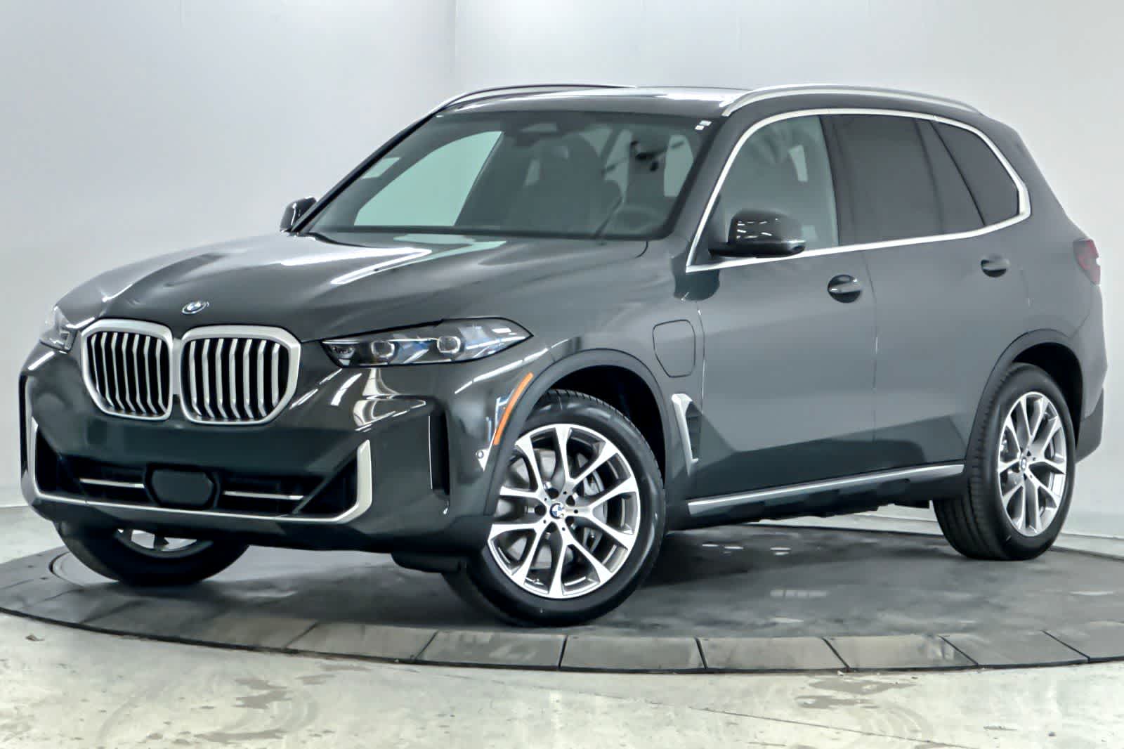 Thumbnail: 2026 BMW X5 - 1