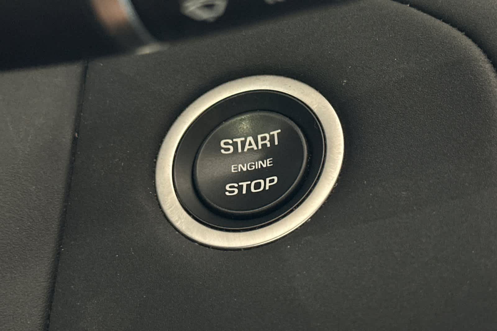 Thumbnail: 2025 Land Rover Range Rover Velar - 23