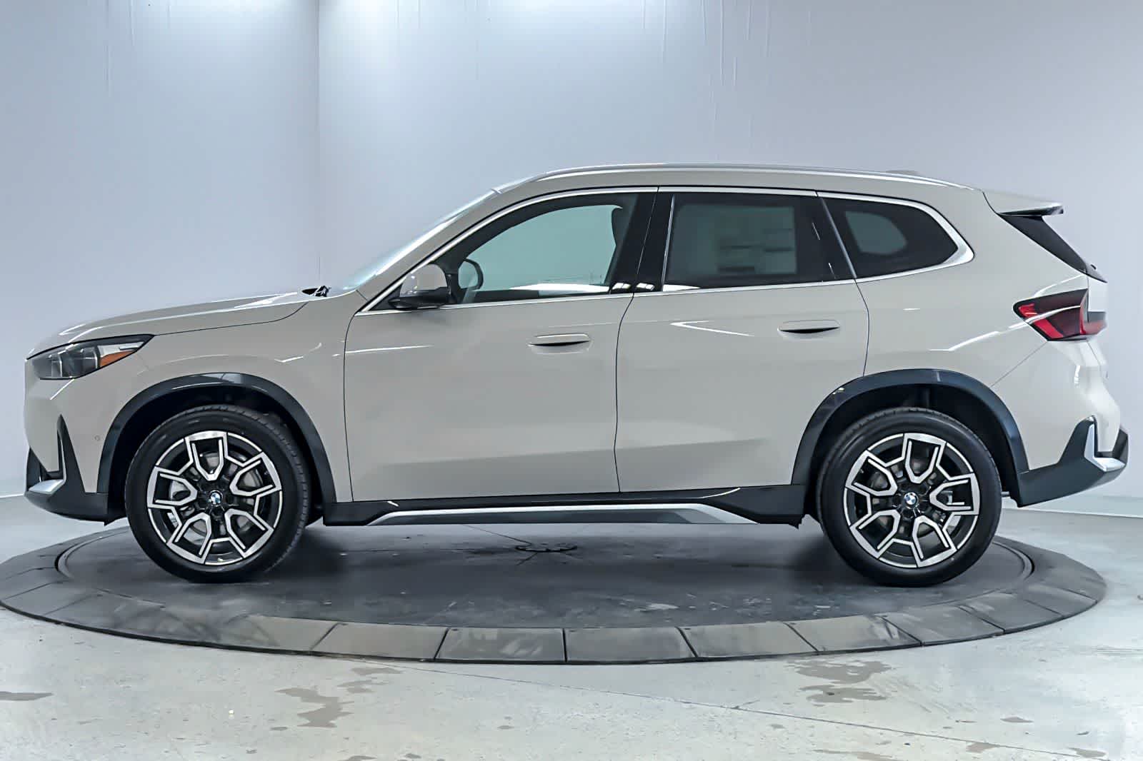 Thumbnail: 2026 BMW X1 - 5