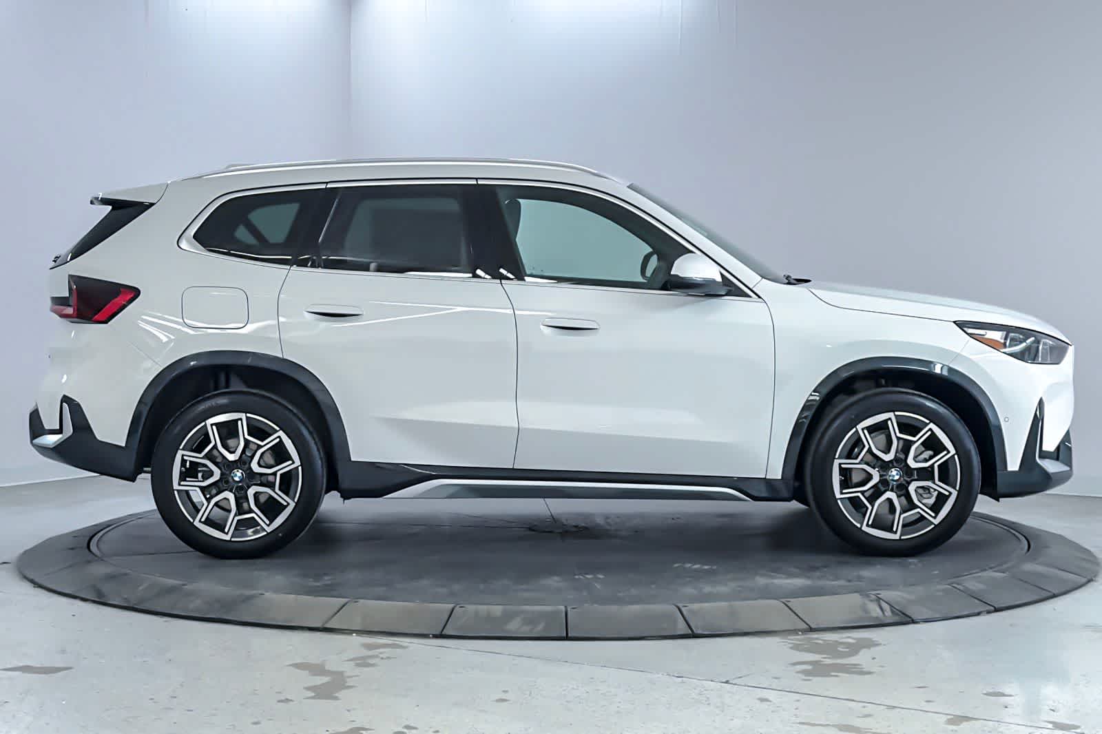 Thumbnail: 2026 BMW X1 - 8