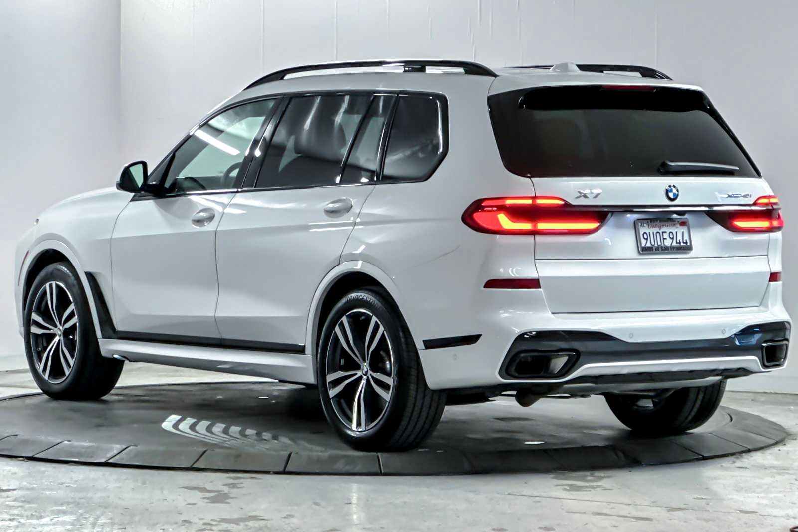 Thumbnail: 2026 BMW X7 - 6
