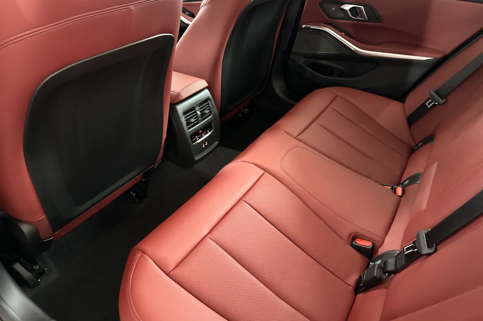 Thumbnail: 2026 BMW 3 Series - 4